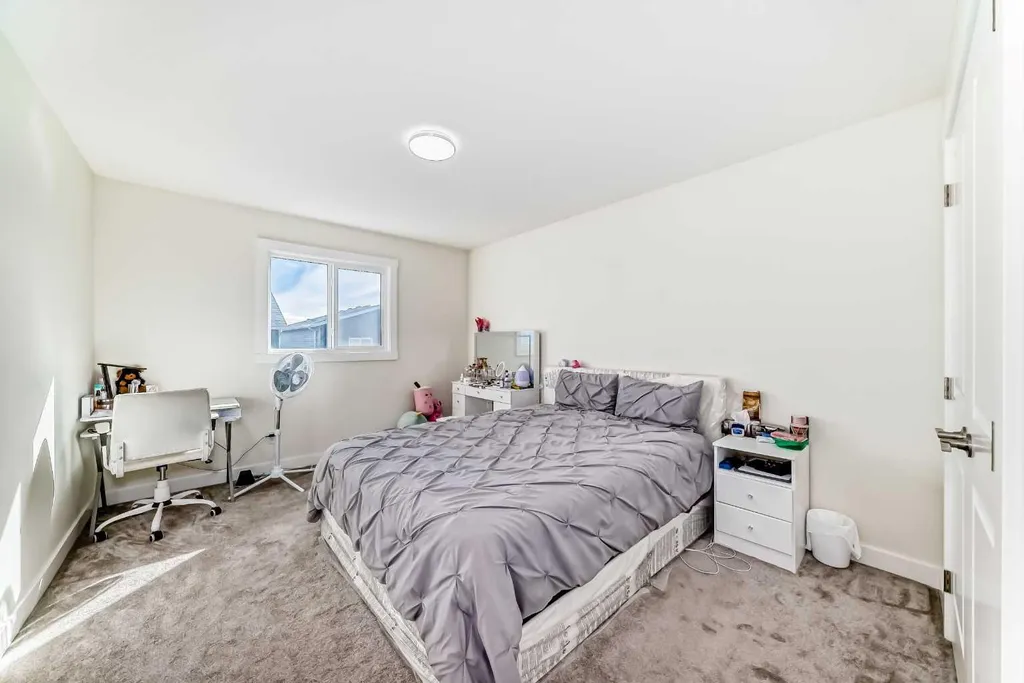 138 Silver Spruce Grove SW Calgary AB T2X5M2