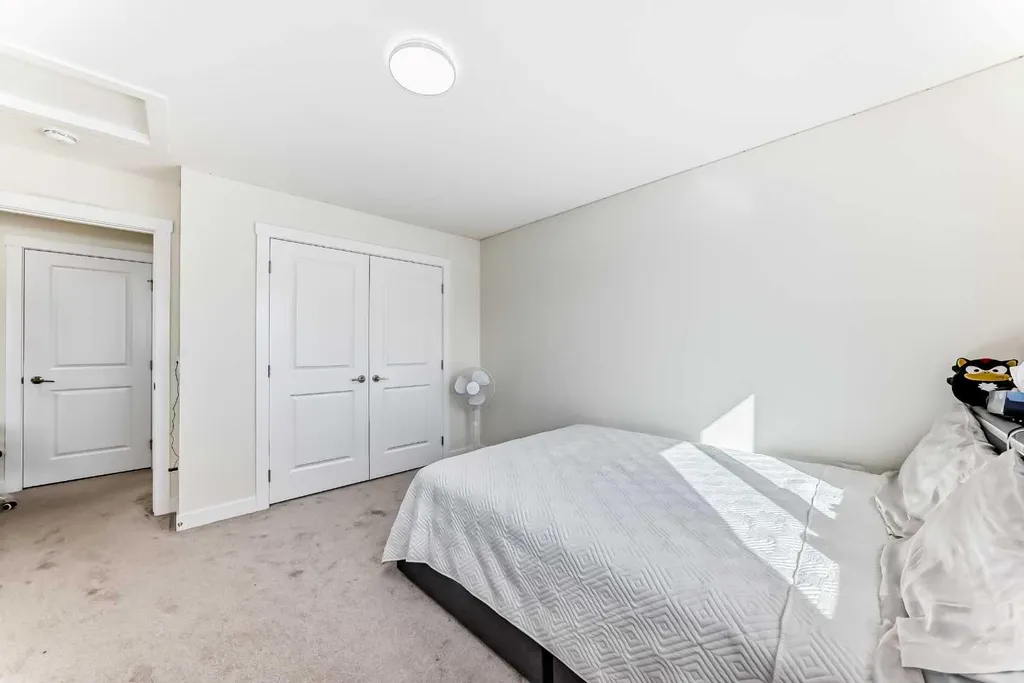 138 Silver Spruce Grove SW Calgary AB T2X5M2