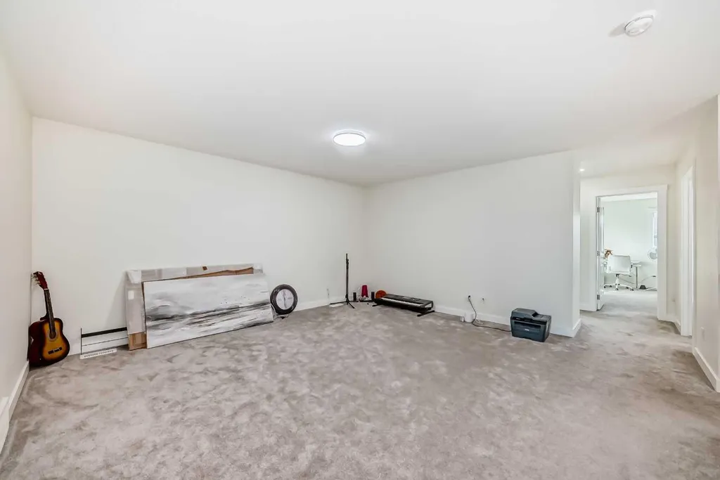 138 Silver Spruce Grove SW Calgary AB T2X5M2
