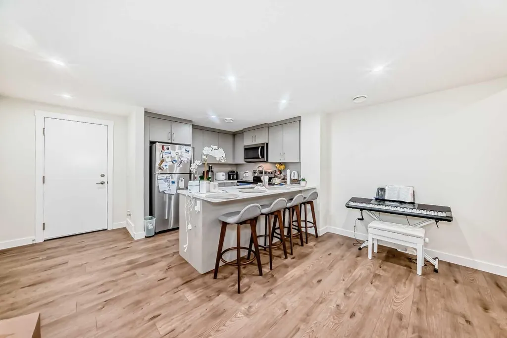 138 Silver Spruce Grove SW Calgary AB T2X5M2