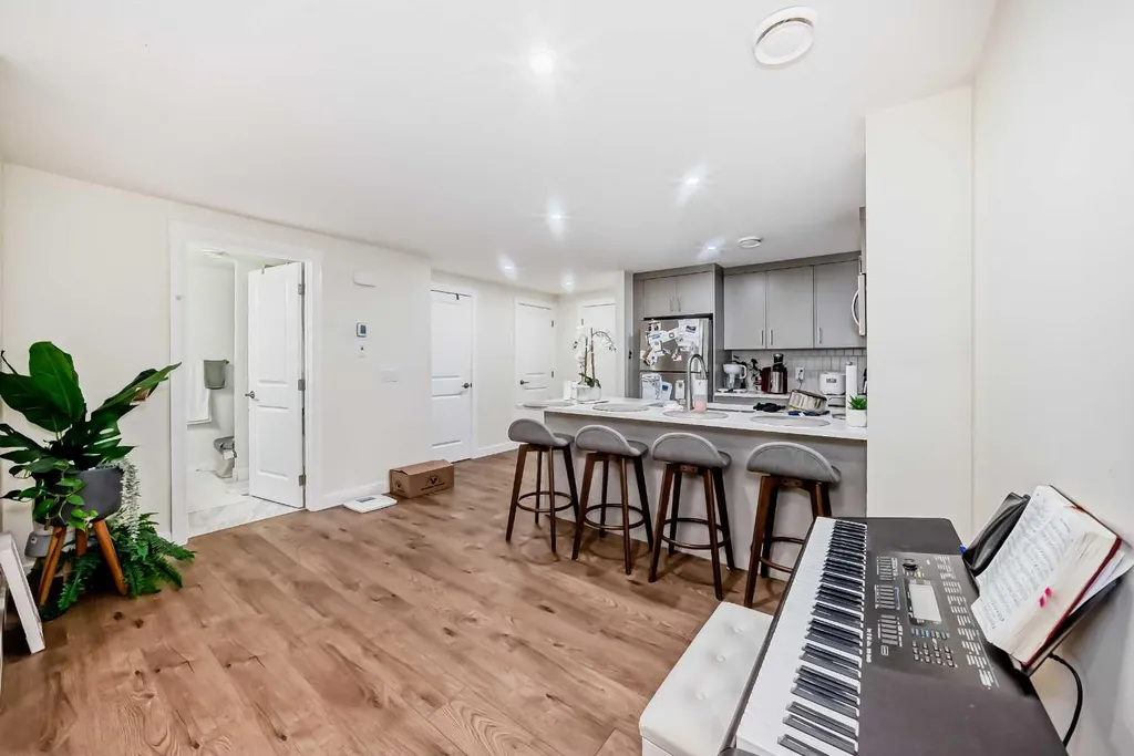 138 Silver Spruce Grove SW Calgary AB T2X5M2