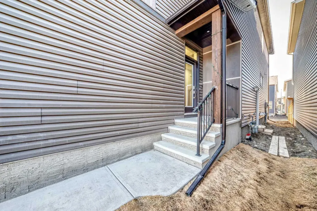 138 Silver Spruce Grove SW Calgary AB T2X5M2