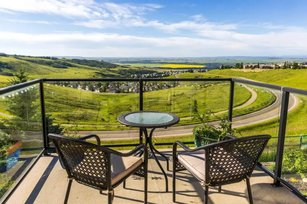 39 Glenvista Place Cochrane AB T4C2K2