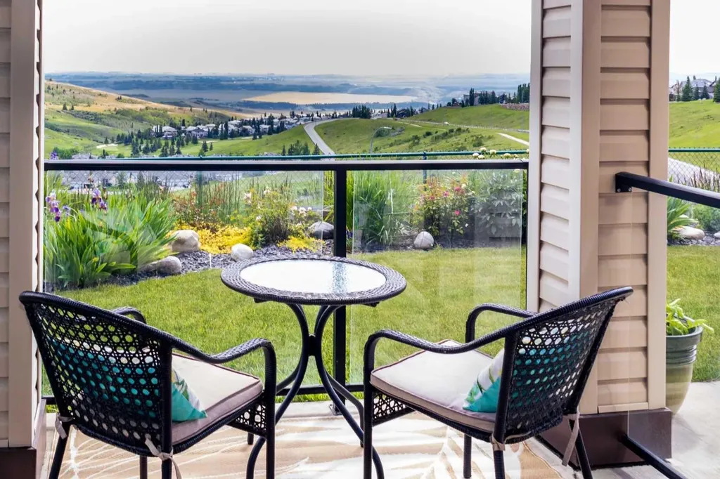 39 Glenvista Place Cochrane AB T4C2K2