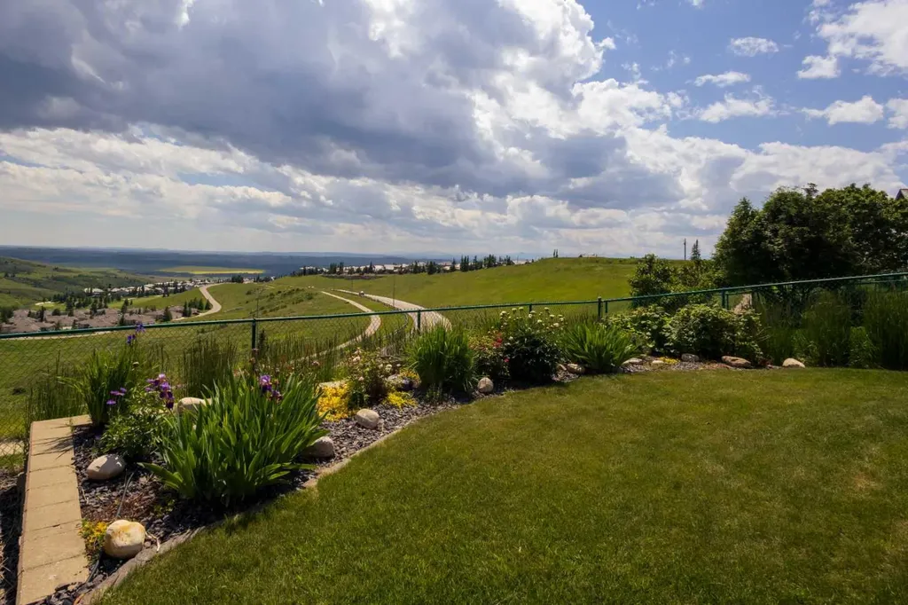 39 Glenvista Place Cochrane AB T4C2K2