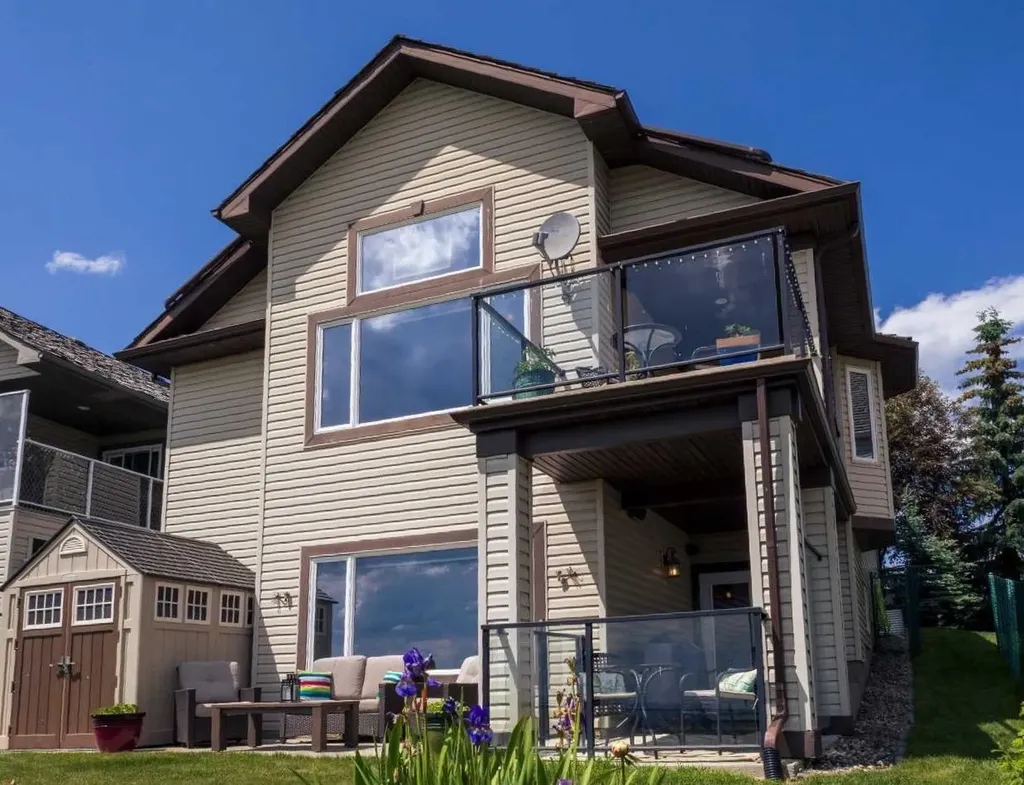 39 Glenvista Place Cochrane AB T4C2K2