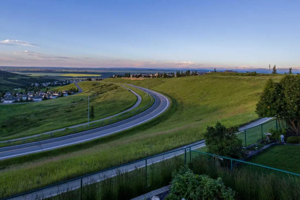 39 Glenvista Place Cochrane AB T4C2K2