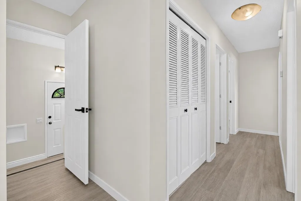 1816 Lynnover Road SE Calgary AB T2C1L3