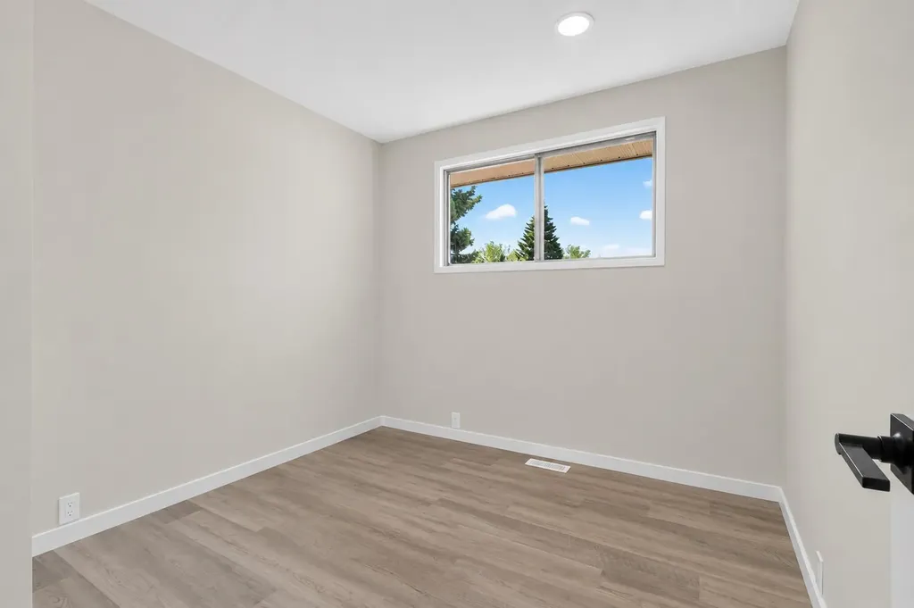 1816 Lynnover Road SE Calgary AB T2C1L3