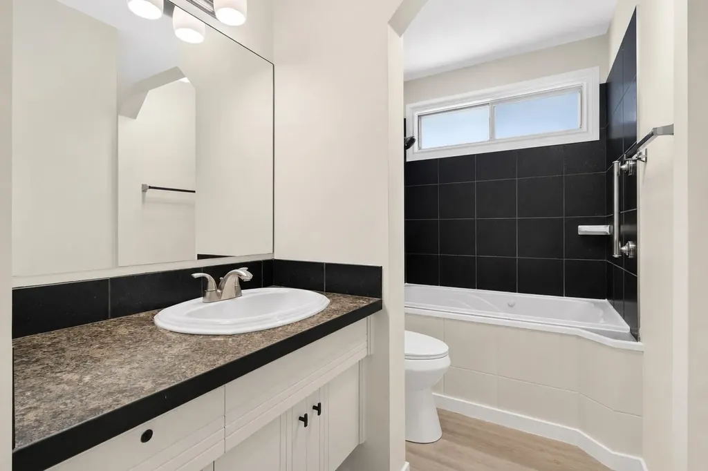 1816 Lynnover Road SE Calgary AB T2C1L3