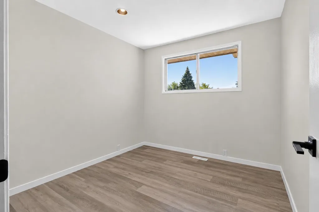 1816 Lynnover Road SE Calgary AB T2C1L3