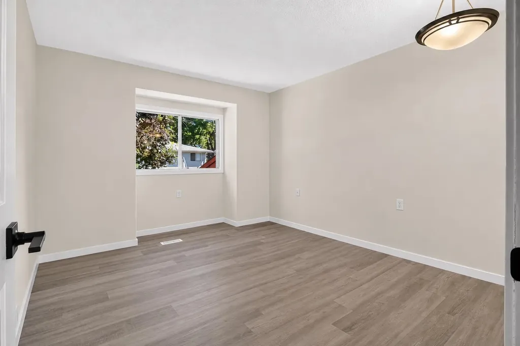 1816 Lynnover Road SE Calgary AB T2C1L3