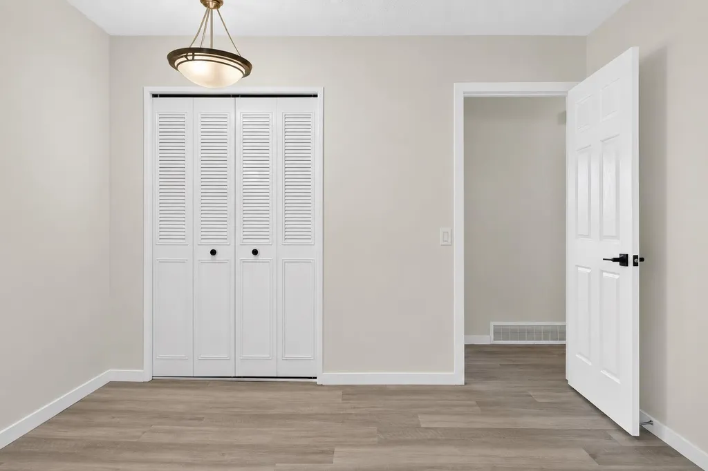 1816 Lynnover Road SE Calgary AB T2C1L3