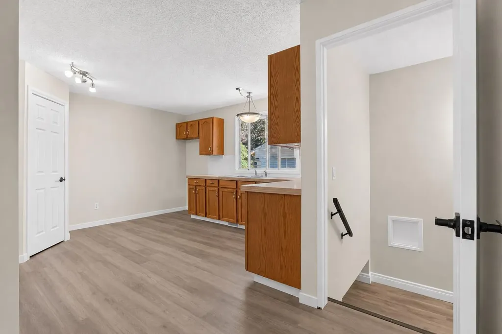 1816 Lynnover Road SE Calgary AB T2C1L3