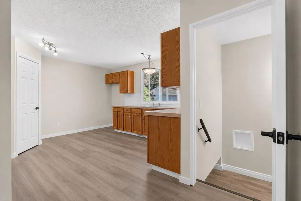 1816 Lynnover Road SE Calgary AB T2C1L3
