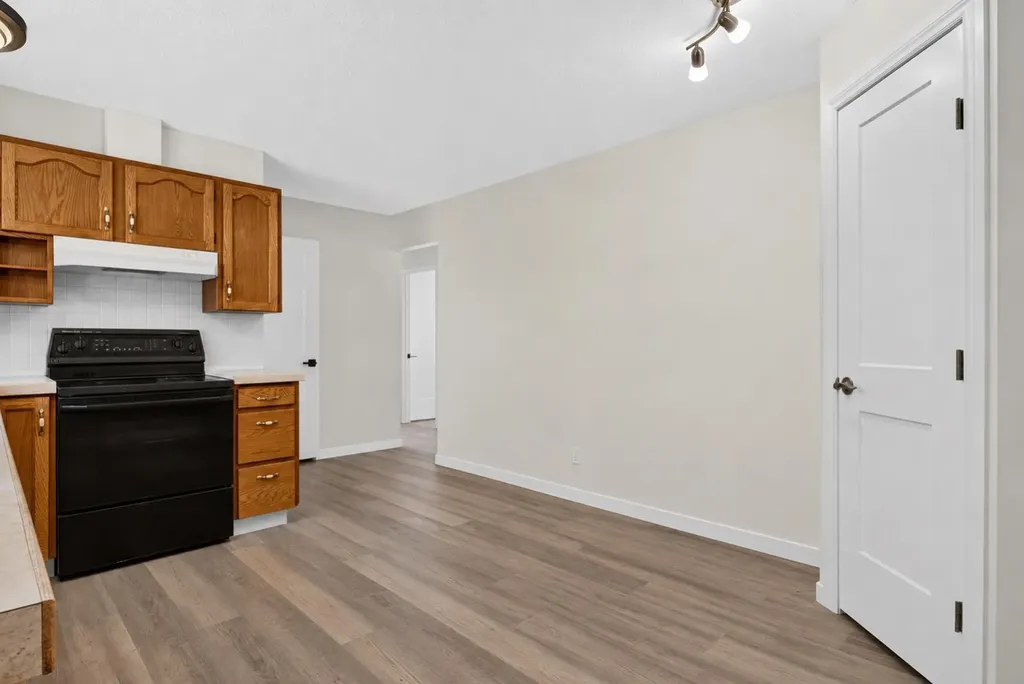 1816 Lynnover Road SE Calgary AB T2C1L3