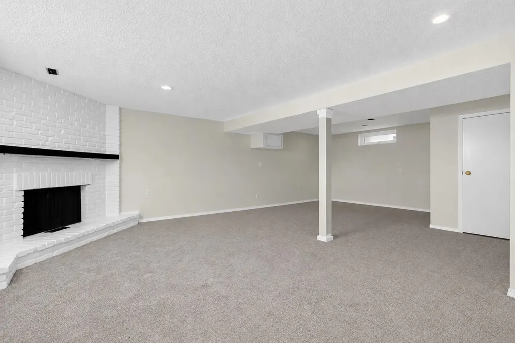 1816 Lynnover Road SE Calgary AB T2C1L3