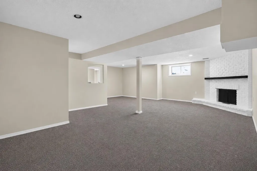 1816 Lynnover Road SE Calgary AB T2C1L3