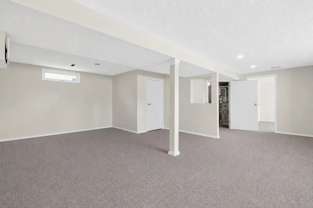 1816 Lynnover Road SE Calgary AB T2C1L3