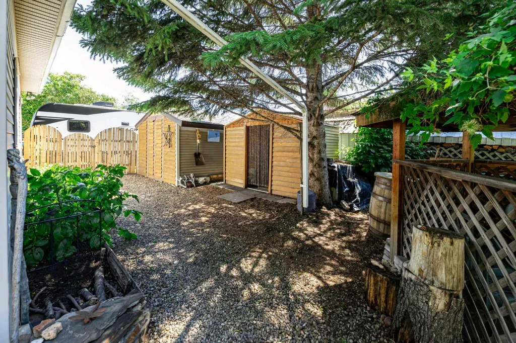 5305 44 Avenue Red Deer AB T4N 3J1