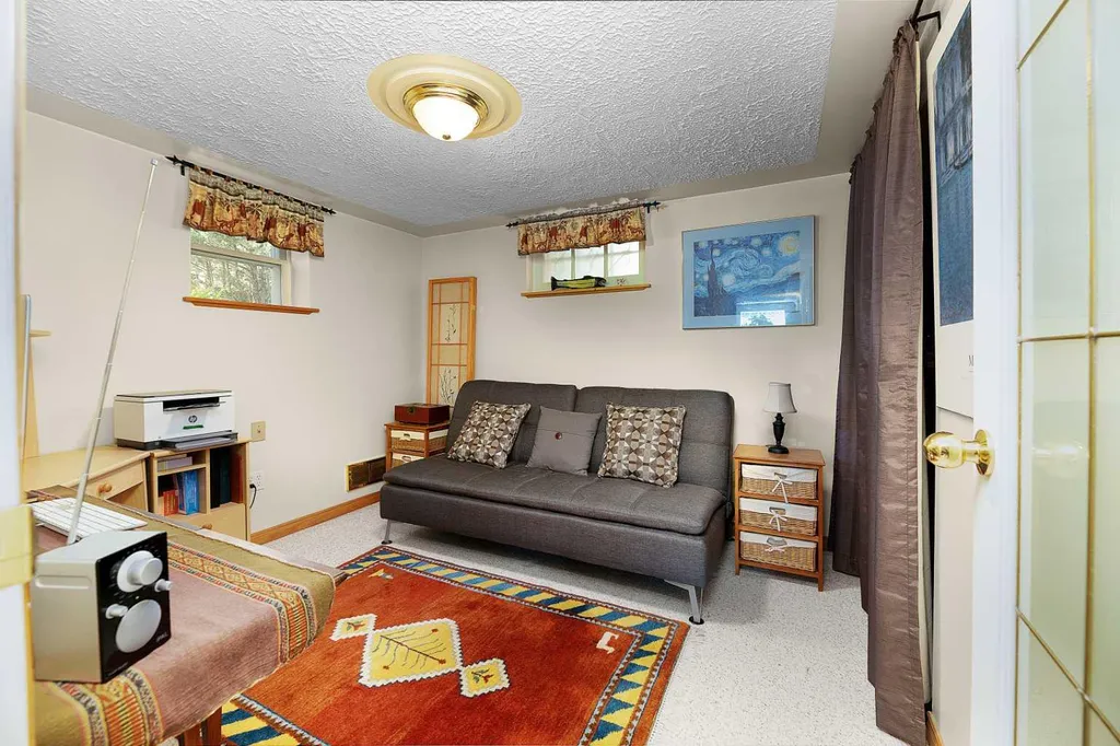 5305 44 Avenue Red Deer AB T4N 3J1