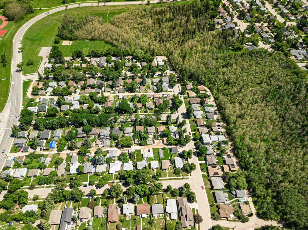 5305 44 Avenue Red Deer AB T4N 3J1