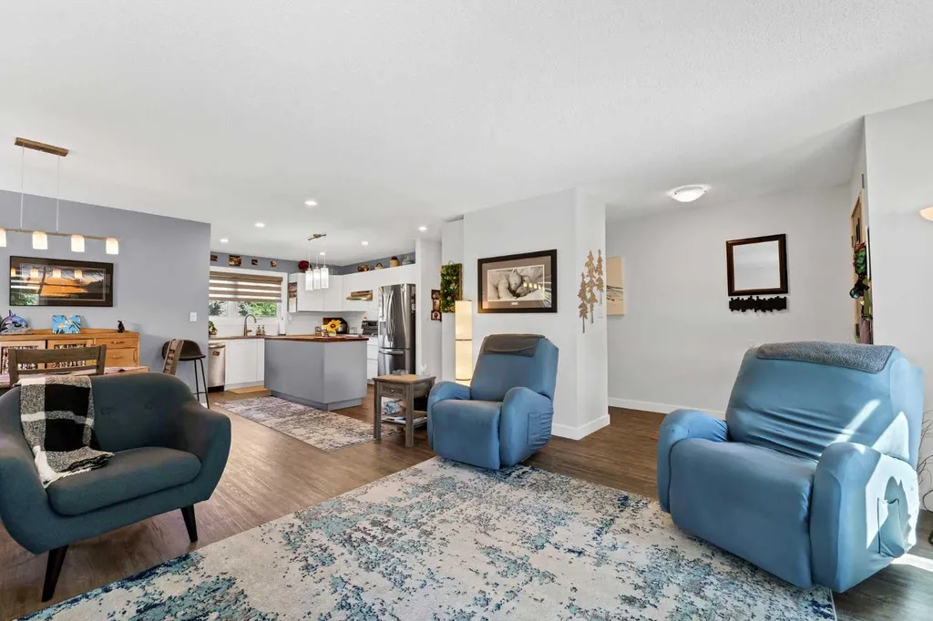 15 Rossdale Way SE Medicine Hat AB T1B1X5