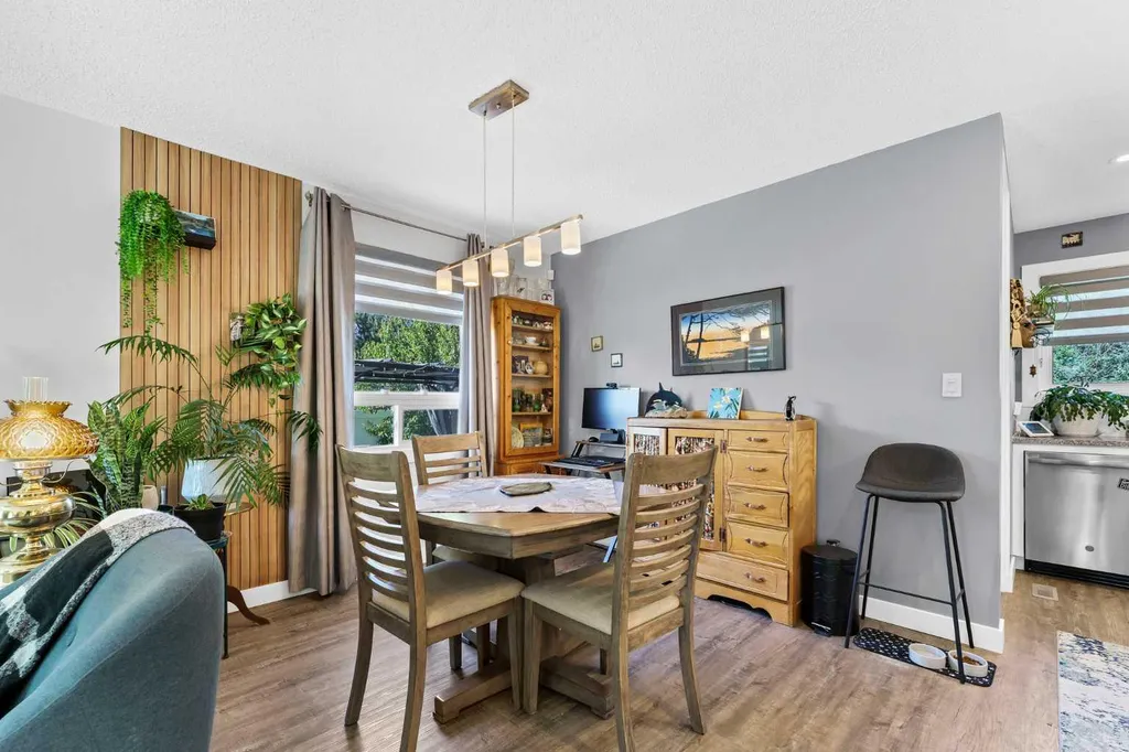 15 Rossdale Way SE Medicine Hat AB T1B1X5