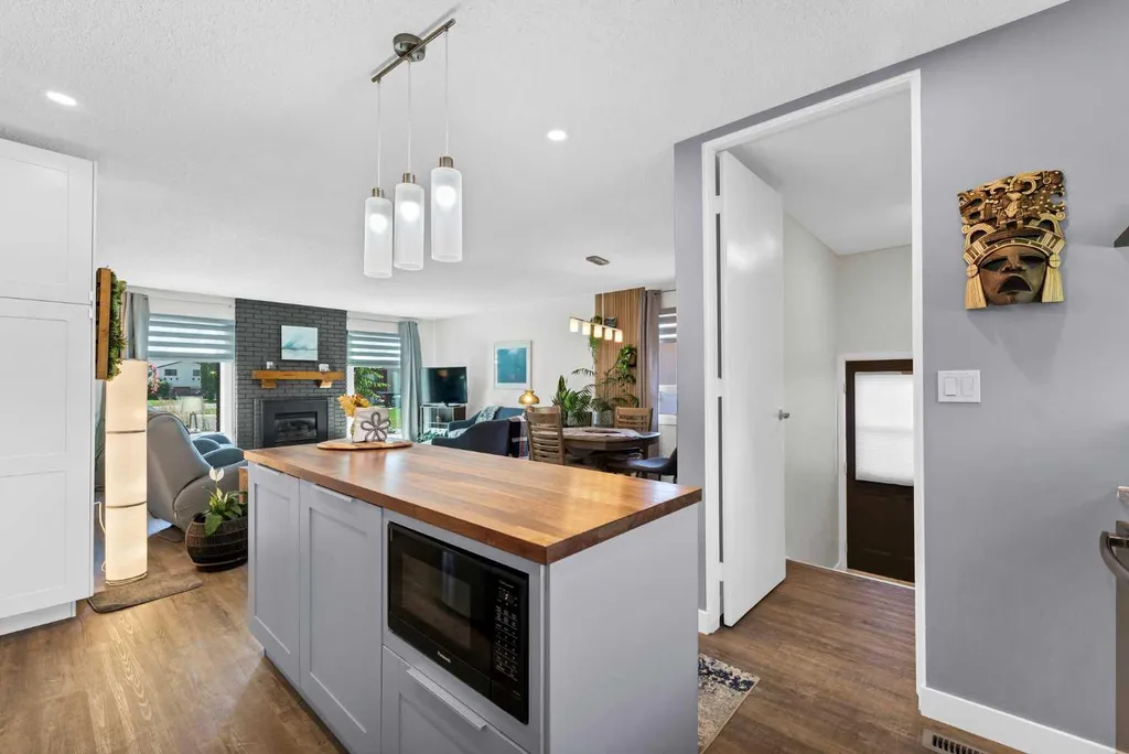 15 Rossdale Way SE Medicine Hat AB T1B1X5