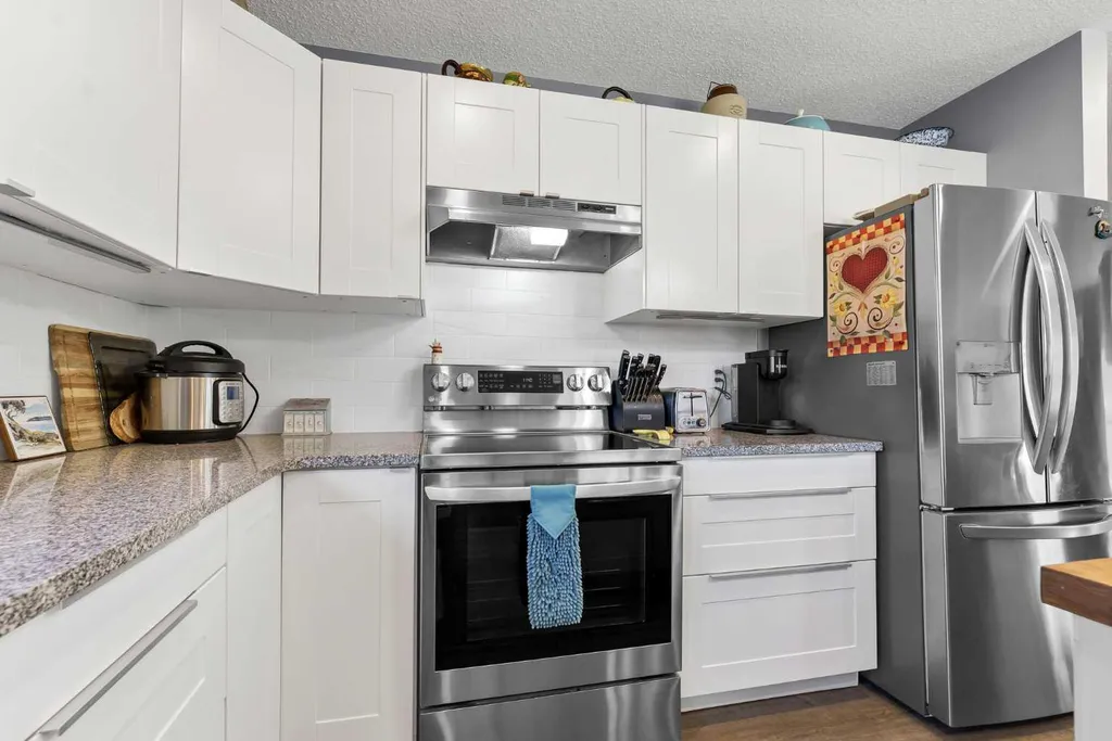 15 Rossdale Way SE Medicine Hat AB T1B1X5