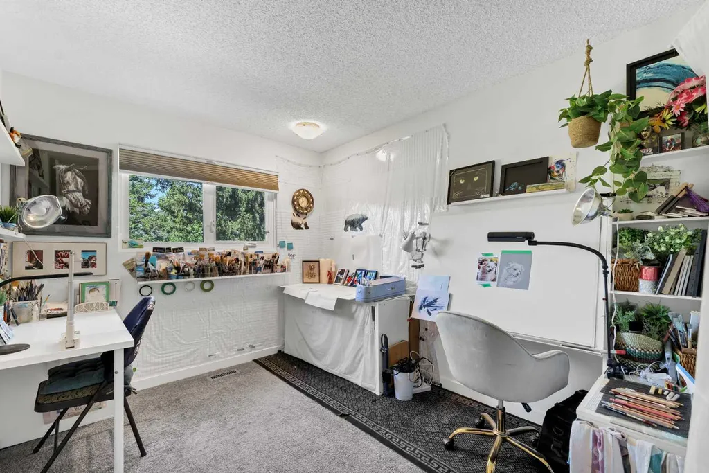 15 Rossdale Way SE Medicine Hat AB T1B1X5