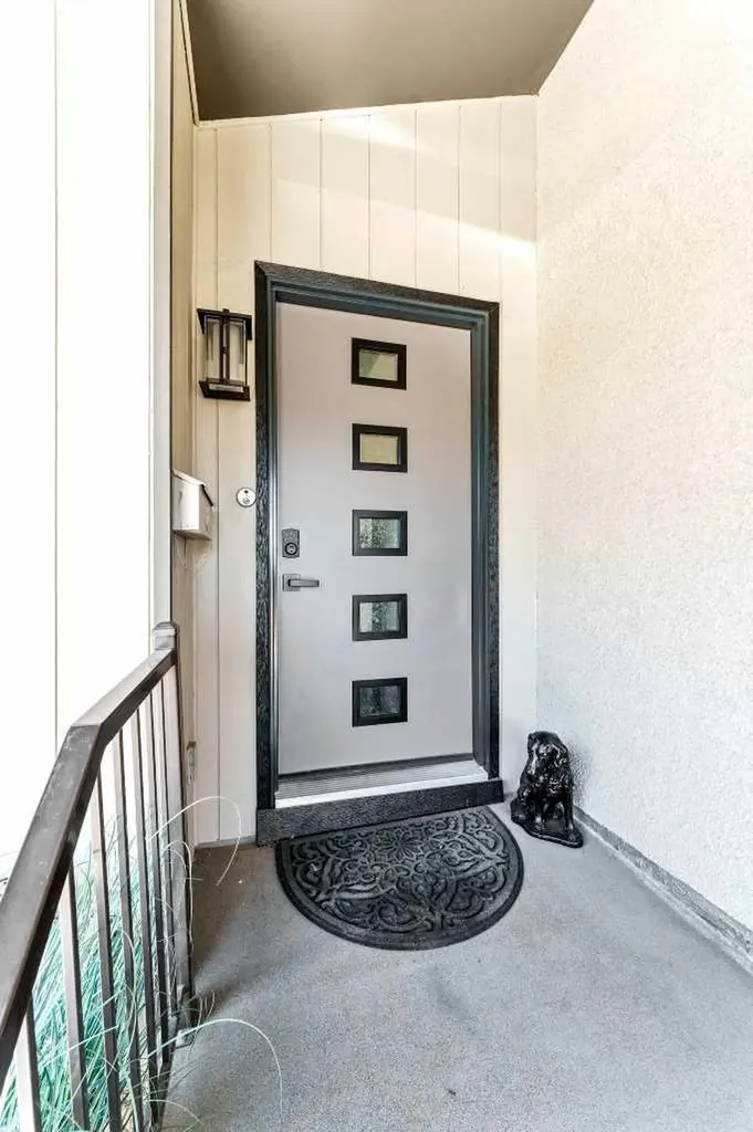 15 Rossdale Way SE Medicine Hat AB T1B1X5