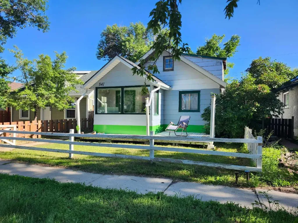 541 2 Avenue W Drumheller AB T0J0Y3