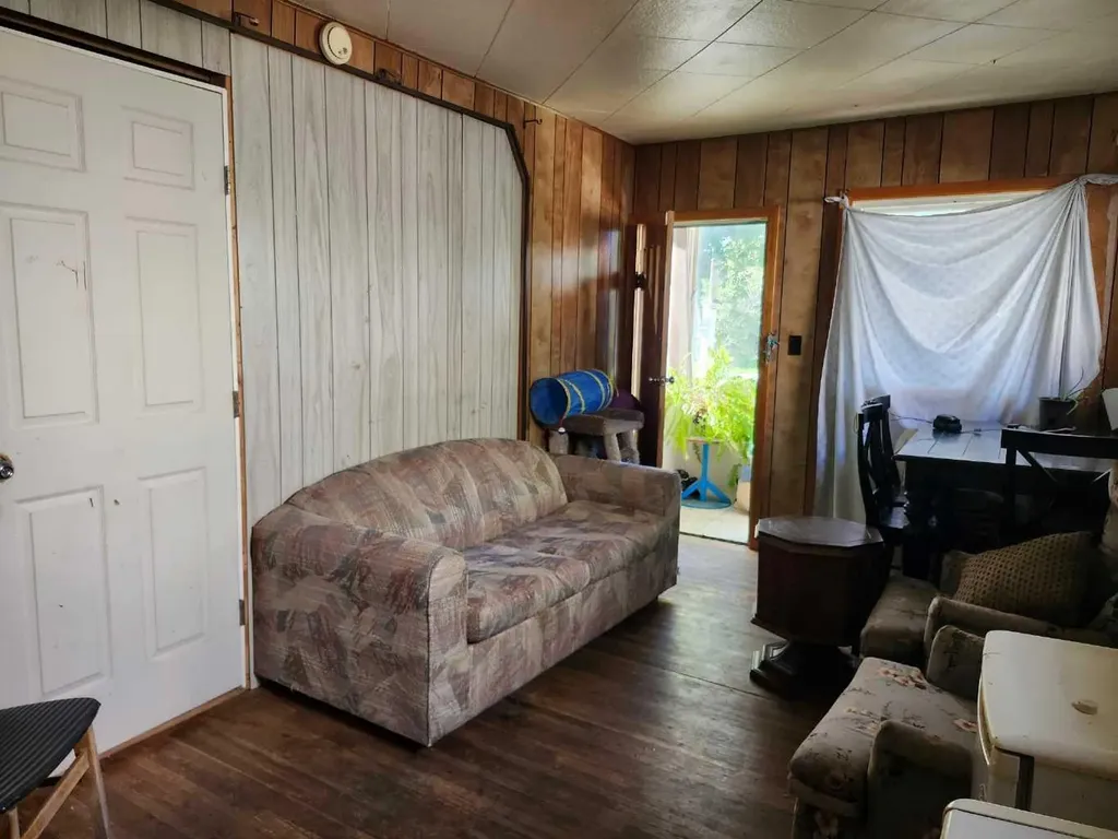 541 2 Avenue W Drumheller AB T0J0Y3