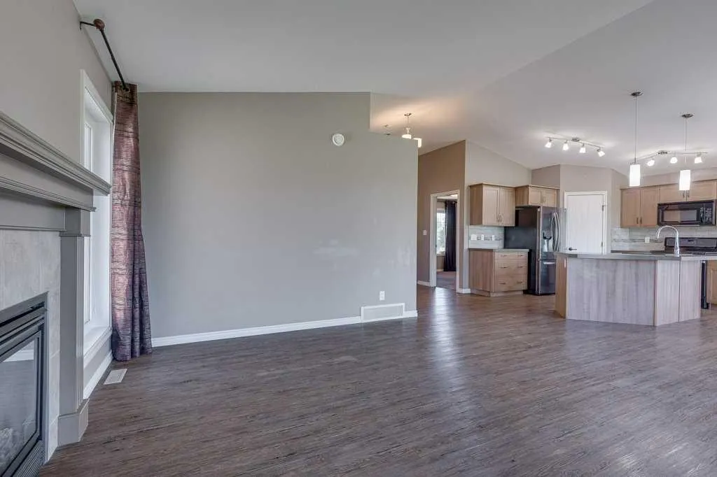 84 Windermere Close Red Deer AB T4N 2J8