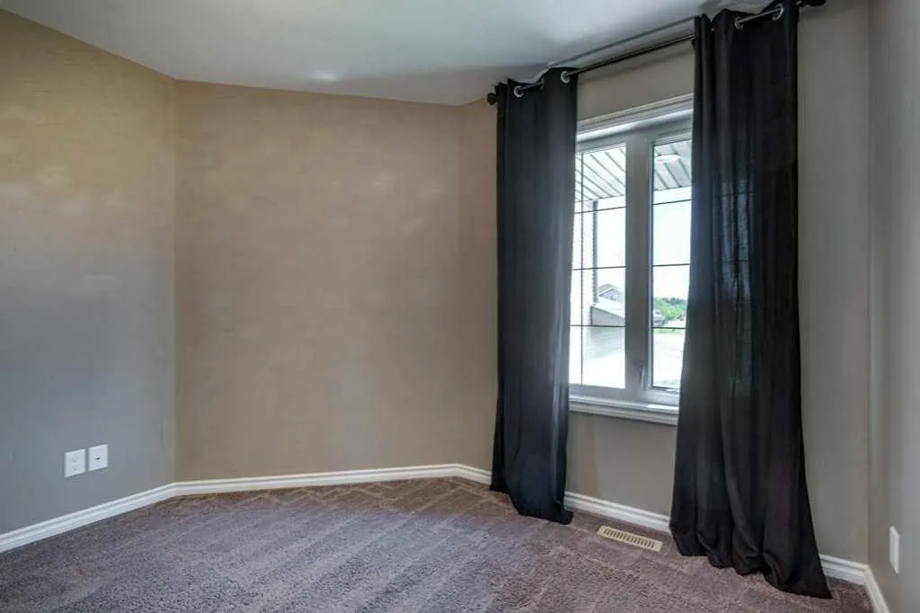 84 Windermere Close Red Deer AB T4N 2J8