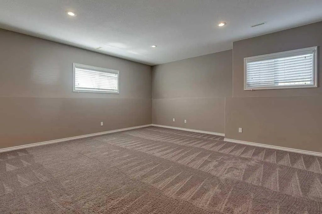 84 Windermere Close Red Deer AB T4N 2J8