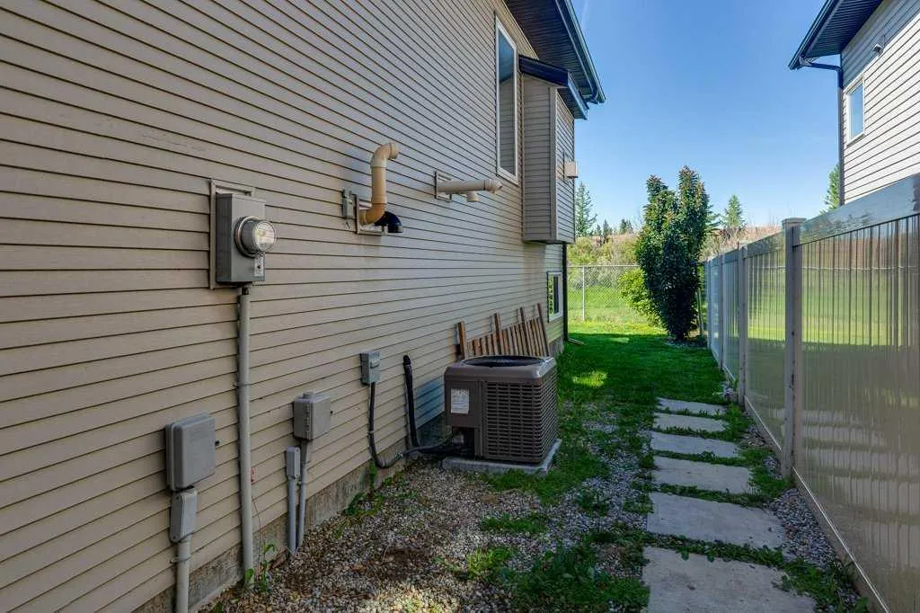 84 Windermere Close Red Deer AB T4N 2J8