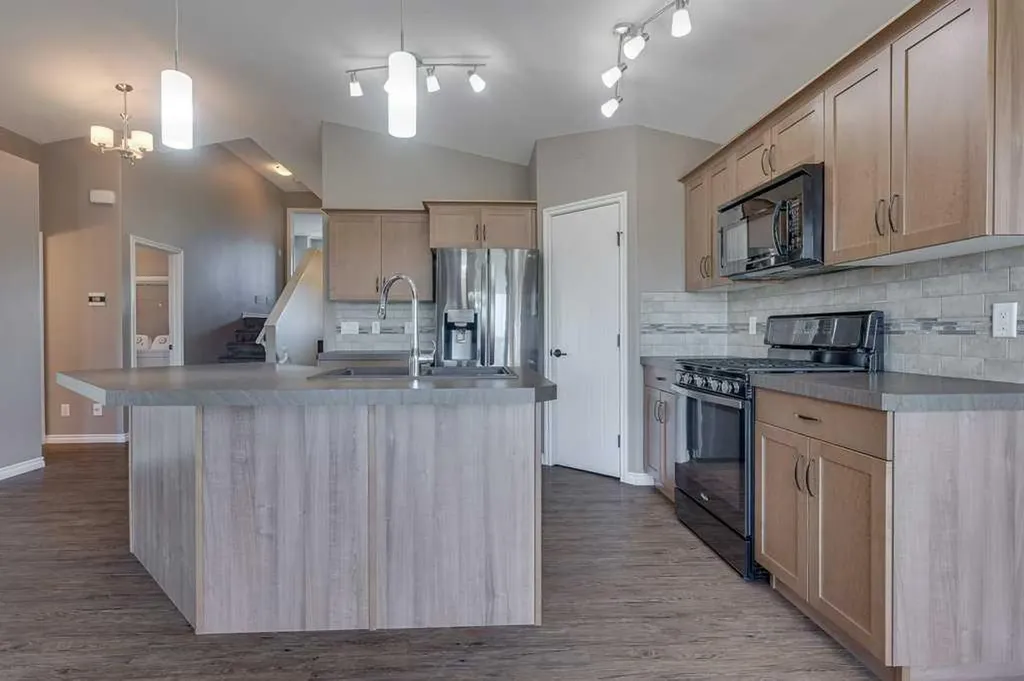 84 Windermere Close Red Deer AB T4N 2J8
