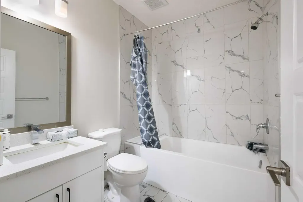 66 Aquila Way NW Calgary AB T3R 1Z7