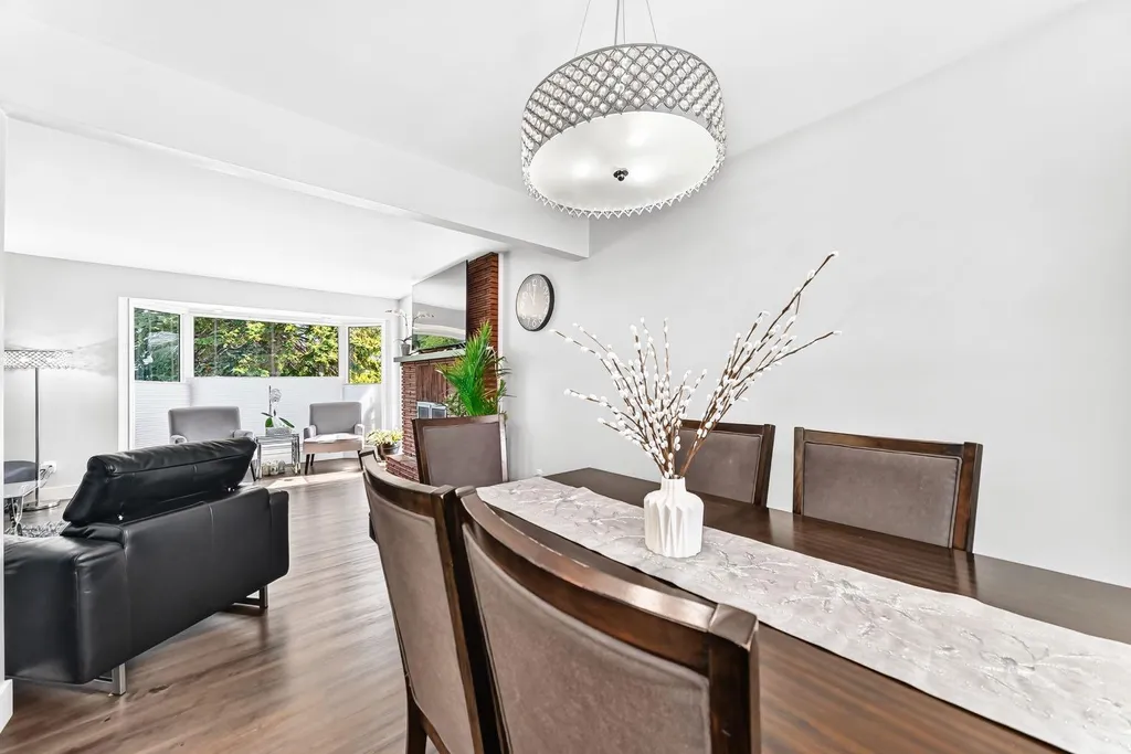 4803 5 Avenue SW Calgary AB T3C 0C7