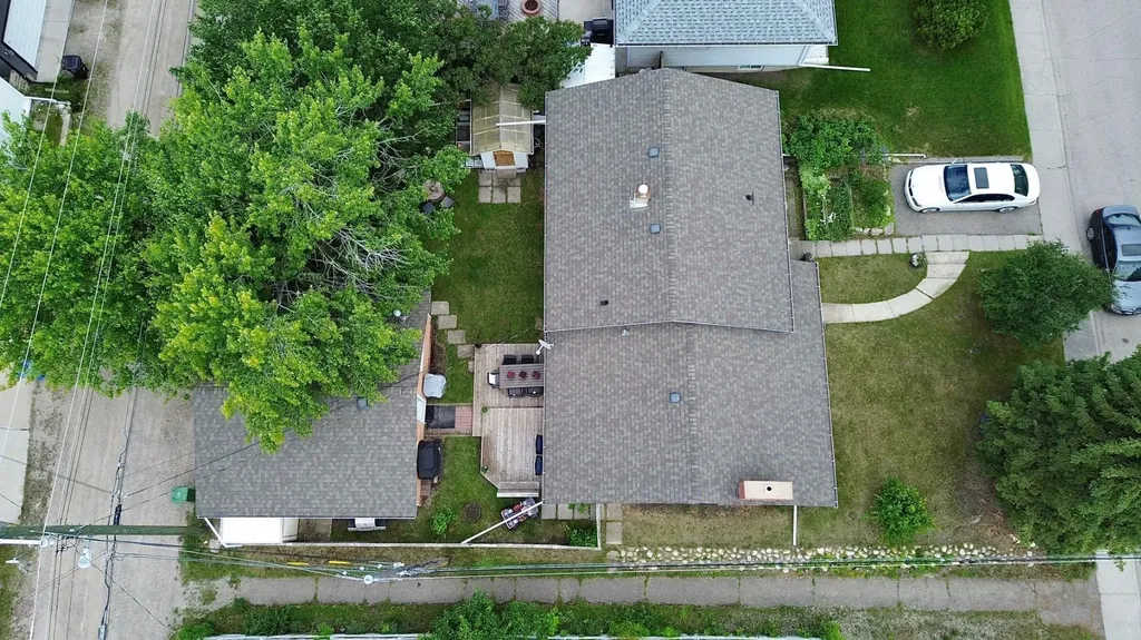 4803 5 Avenue SW Calgary AB T3C 0C7