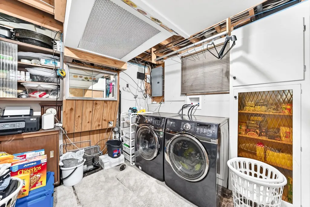 4803 5 Avenue SW Calgary AB T3C 0C7