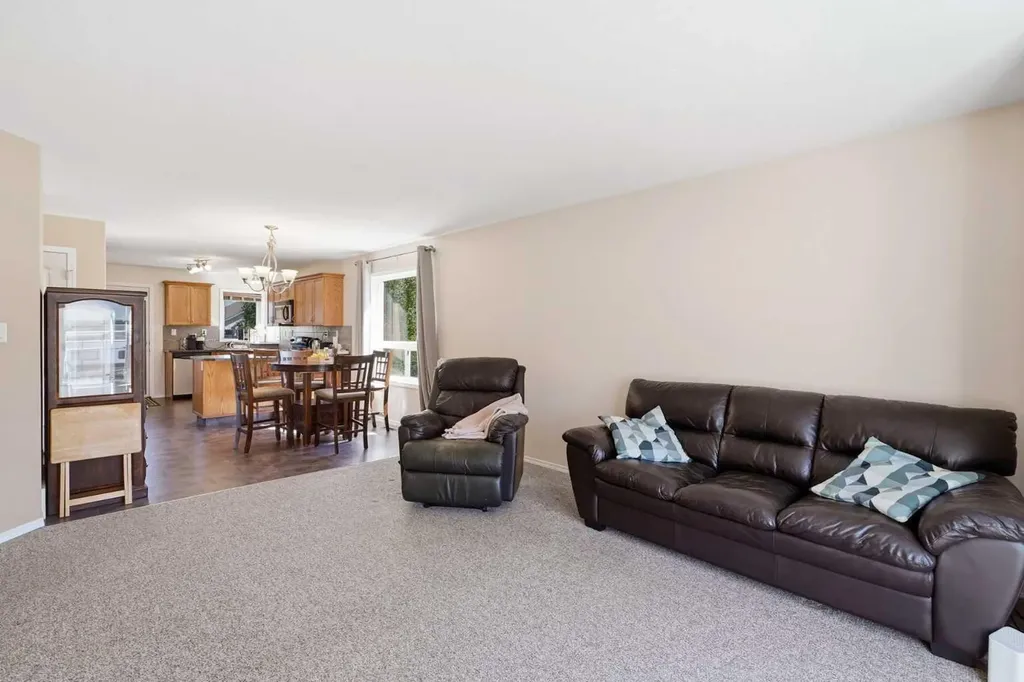 48 Vanson Close Red Deer AB T4R 0G6