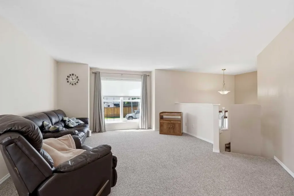 48 Vanson Close Red Deer AB T4R 0G6
