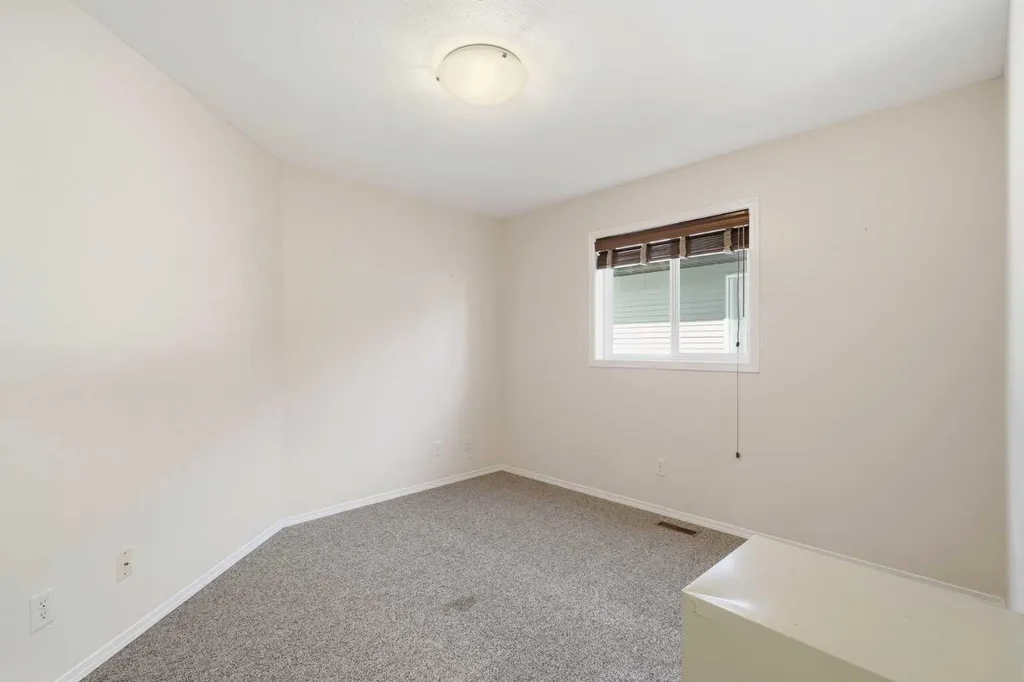 48 Vanson Close Red Deer AB T4R 0G6