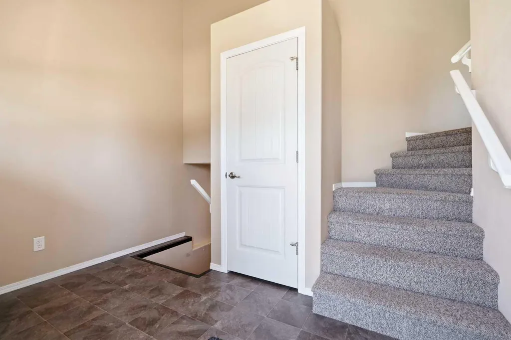 48 Vanson Close Red Deer AB T4R 0G6