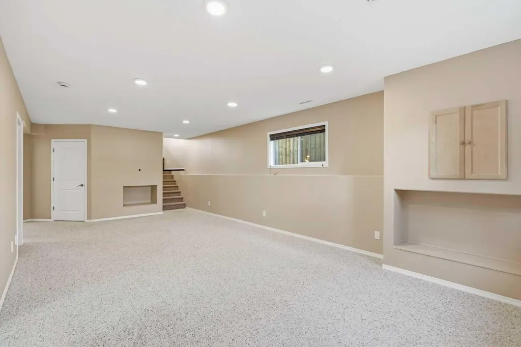 48 Vanson Close Red Deer AB T4R 0G6