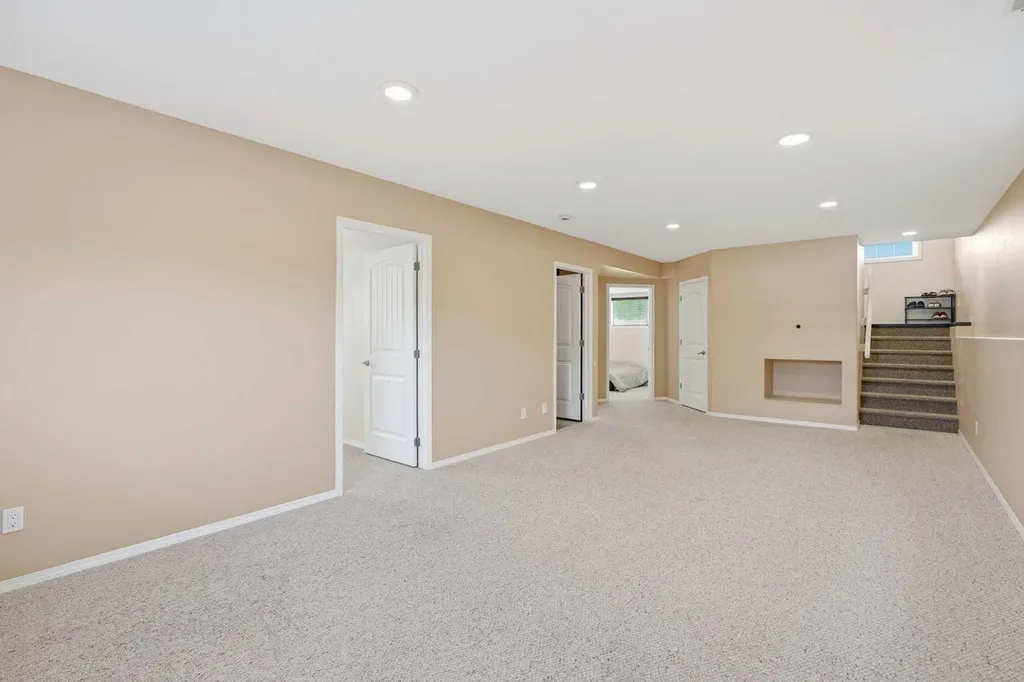 48 Vanson Close Red Deer AB T4R 0G6