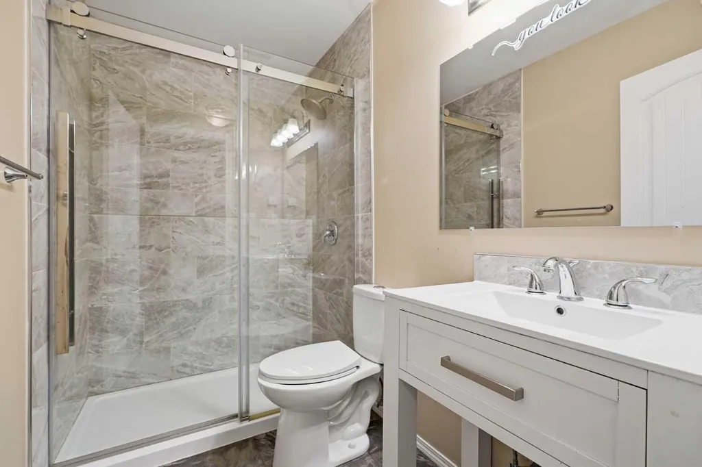48 Vanson Close Red Deer AB T4R 0G6